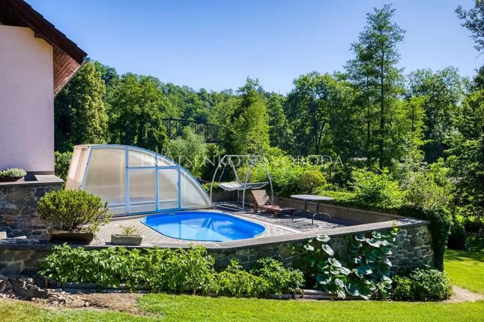 Prodej rodinného domu, Ledečko, 257 m2