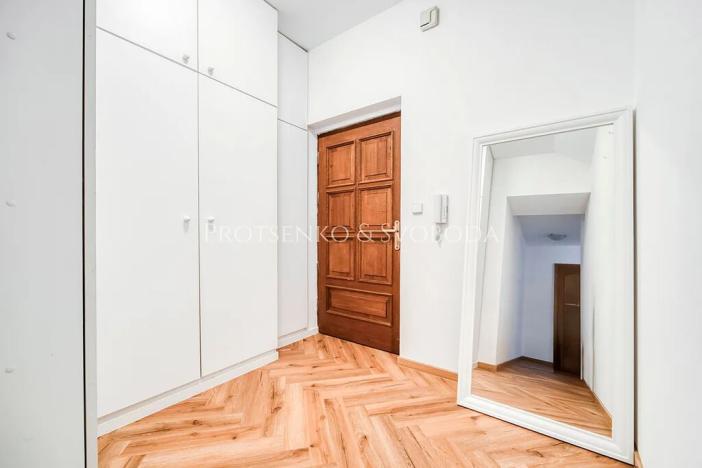 Pronájem kanceláře, Praha - Staré Město, Ovocný trh, 81 m2