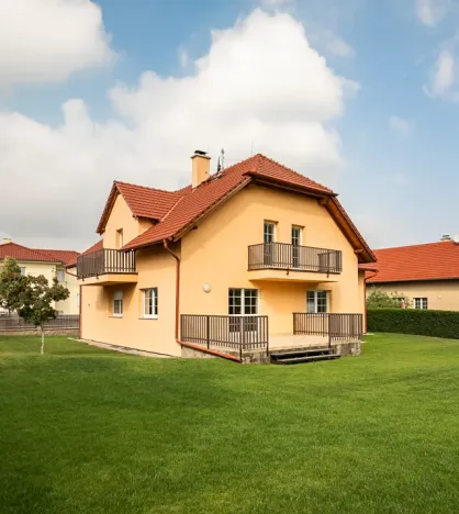 Pronájem rodinného domu, Průhonice, 400 m2