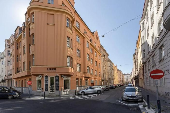 Pronájem bytu 3+kk, Praha - Bubeneč, Sochařská, 75 m2