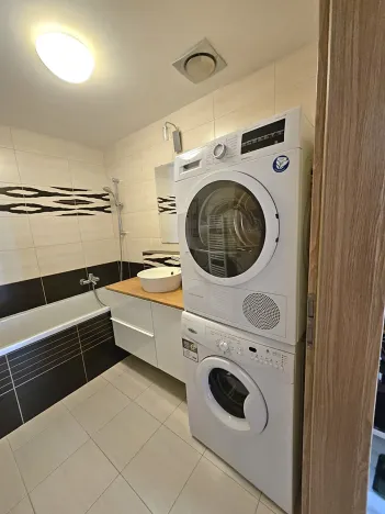 Pronájem bytu 3+1, Praha - Vršovice, Rostovská, 75 m2