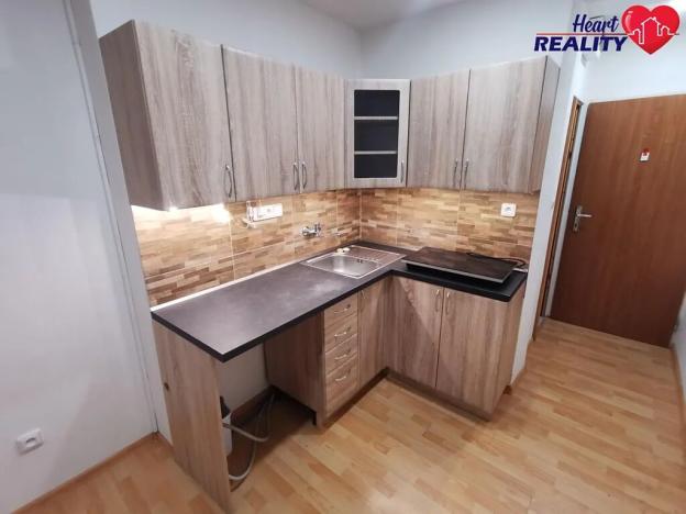 Pronájem bytu 1+kk, Opava, Haškova, 17 m2