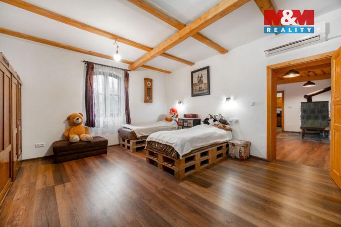 Prodej chalupy, Polička - Lezník, 260 m2