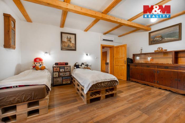 Prodej chalupy, Polička - Lezník, 260 m2