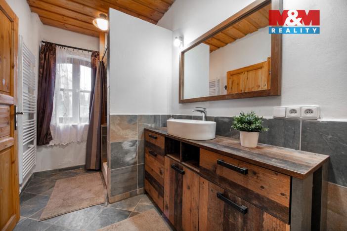 Prodej chalupy, Polička - Lezník, 260 m2