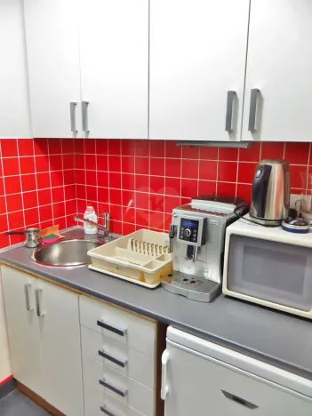 Pronájem kanceláře, Praha - Holešovice, Komunardů, 100 m2