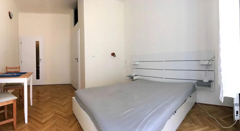 Pronájem bytu 1+kk, Praha, Slezská, 30 m2