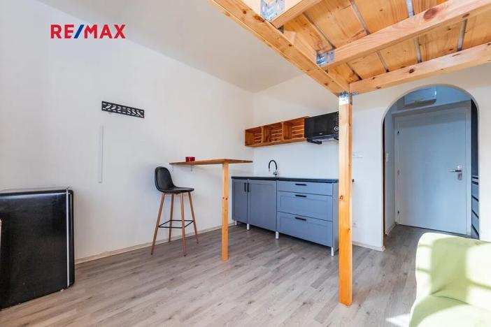 Prodej bytu 1+kk, Praha - Hlubočepy, Pod Žvahovem, 17 m2