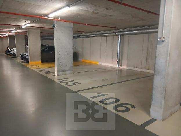 Pronájem garážového stání, Brno, Lidická, 15 m2