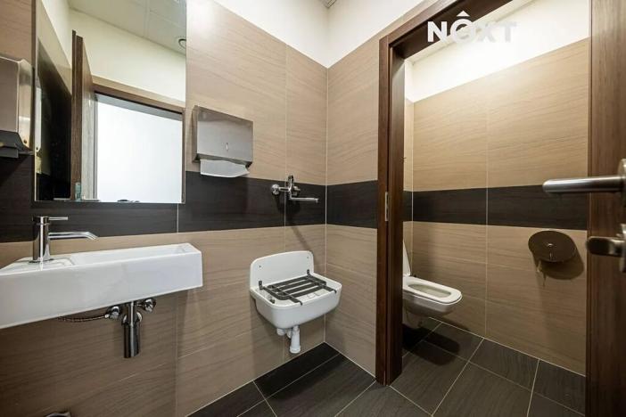 Pronájem obchodního prostoru, Pardubice, Na Spravedlnosti, 200 m2