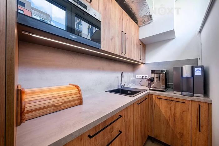 Prodej obchodního prostoru, Pardubice, Na Spravedlnosti, 200 m2