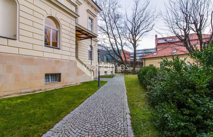 Pronájem vily, Praha - Vokovice, Ke dvoru, 827 m2