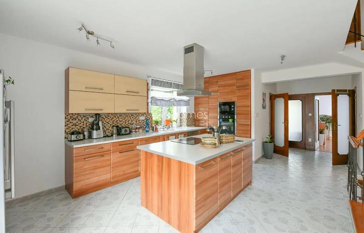 Pronájem vily, Praha - Stodůlky, Pod viaduktem, 996 m2