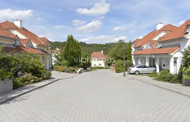 Pronájem rodinného domu, Praha - Nebušice, V oblouku, 212 m2