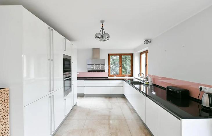 Pronájem vily, Choteč, 190 m2