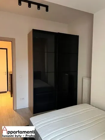 Pronájem bytu 2+kk, Praha - Nusle, Mečislavova, 41 m2