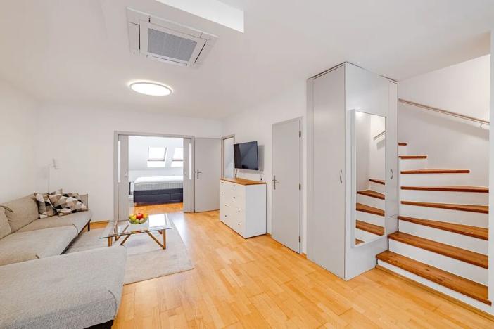 Pronájem bytu 3+kk, Praha - Karlín, Pernerova, 100 m2