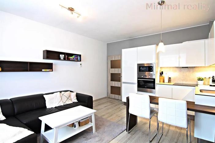 Pronájem bytu 2+kk, Brno, Novodvorská, 58 m2