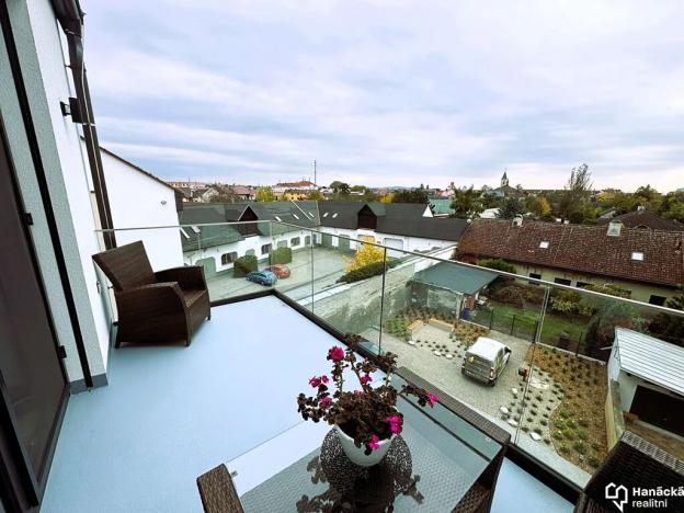 Pronájem bytu 2+kk, Olomouc, Rejskova, 56 m2