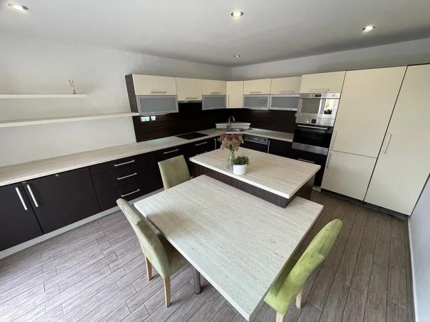 Prodej rodinného domu, Šardice, 300 m2