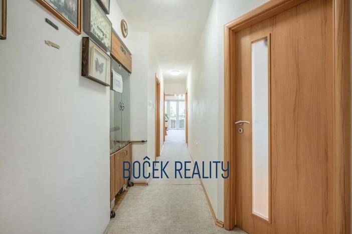 Prodej rodinného domu, Rynholec, nám. 1. máje, 259 m2