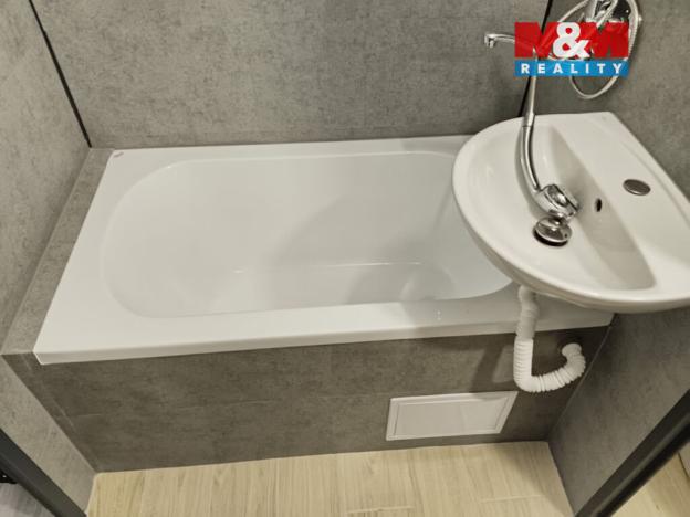 Pronájem bytu 1+1, Ústí nad Labem - Neštěmice, Na Výšině, 42 m2