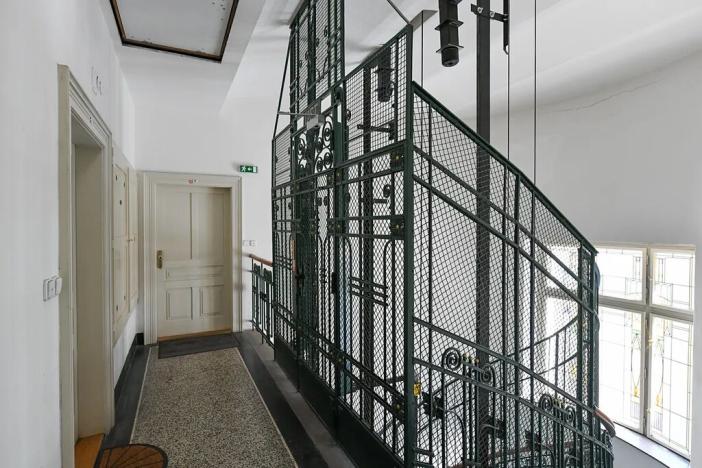 Prodej atypického bytu, Praha, Valentinská, 108 m2