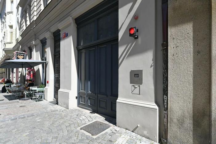 Prodej atypického bytu, Praha, Valentinská, 108 m2