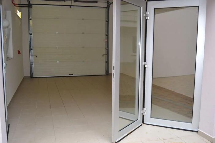 Prodej obchodního prostoru, Brno, Soběšická, 195 m2