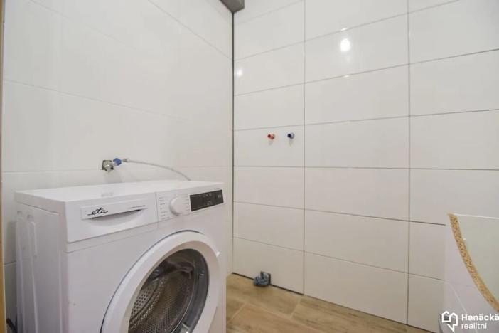 Prodej bytu 3+1, Dolany, 70 m2