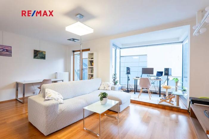 Pronájem bytu 2+kk, Praha - Holešovice, Komunardů, 68 m2