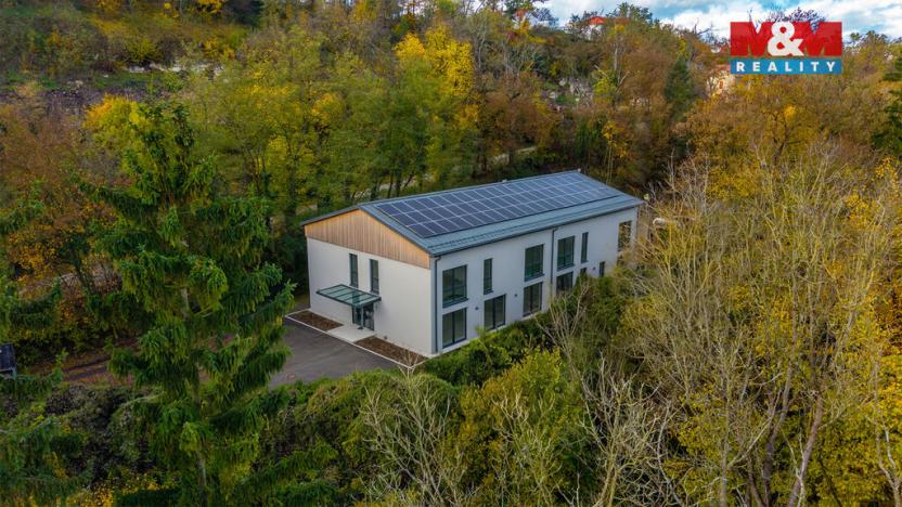 Prodej obchodního prostoru, Krnsko, 700 m2