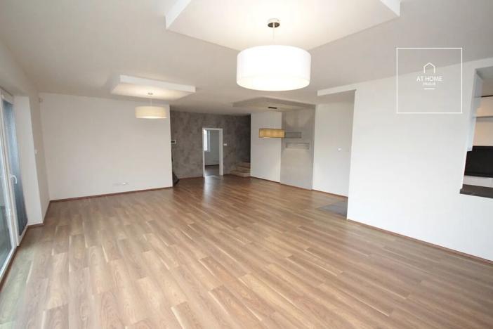 Pronájem rodinného domu, Horoměřice, Jasanová, 200 m2