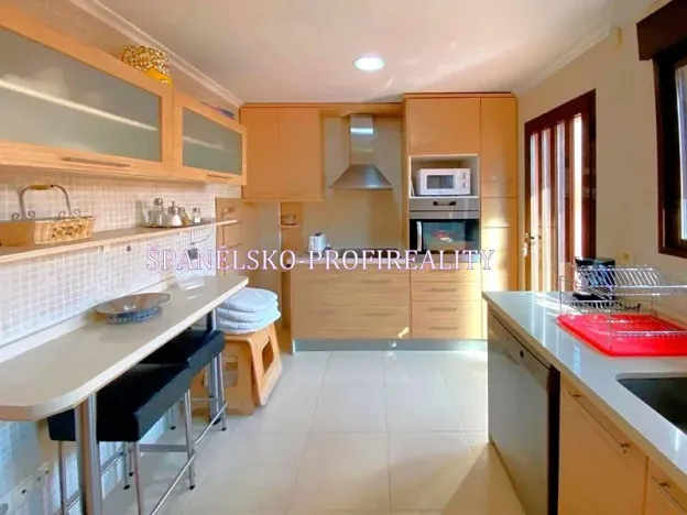 Prodej vícegeneračního domu, Torrevieja, Španělsko, 91 m2