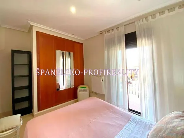 Prodej vícegeneračního domu, Torrevieja, Španělsko, 91 m2