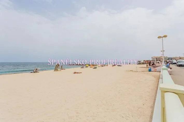 Prodej vícegeneračního domu, Torrevieja, Španělsko, 91 m2