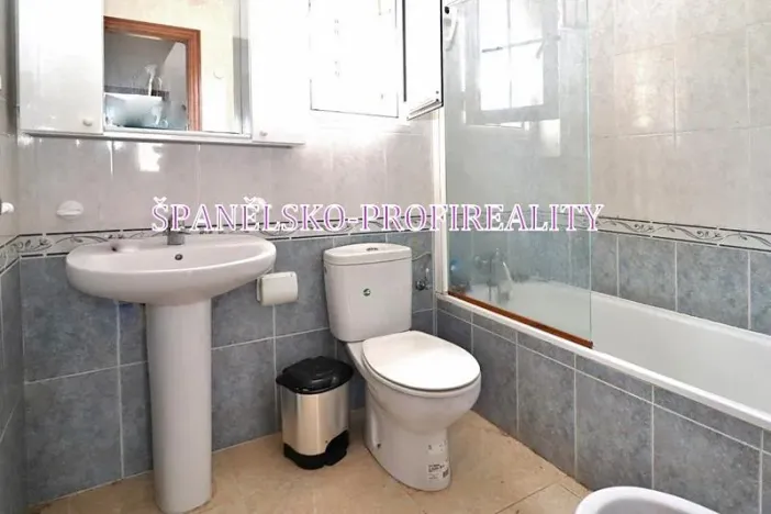 Prodej vily, Torrevieja, Španělsko, 90 m2