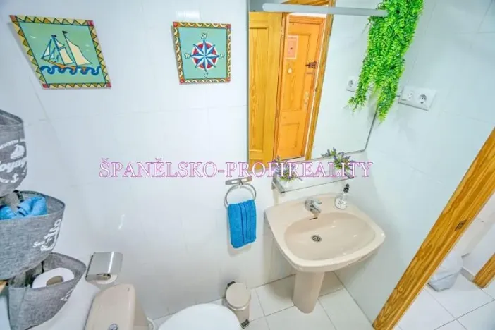 Prodej bytu 1+kk, Torrevieja, Španělsko, Calle Los gases, 40 m2