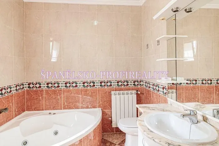 Prodej vily, Torrevieja, Španělsko, 116 m2