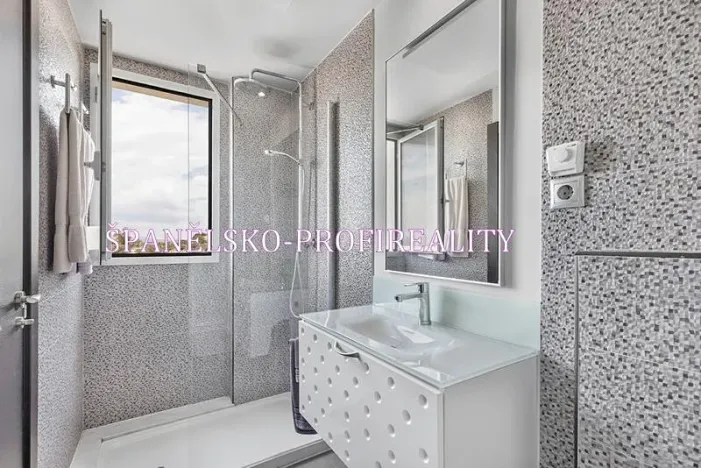 Prodej bytu 3+kk, Torrevieja, Španělsko, 66 m2