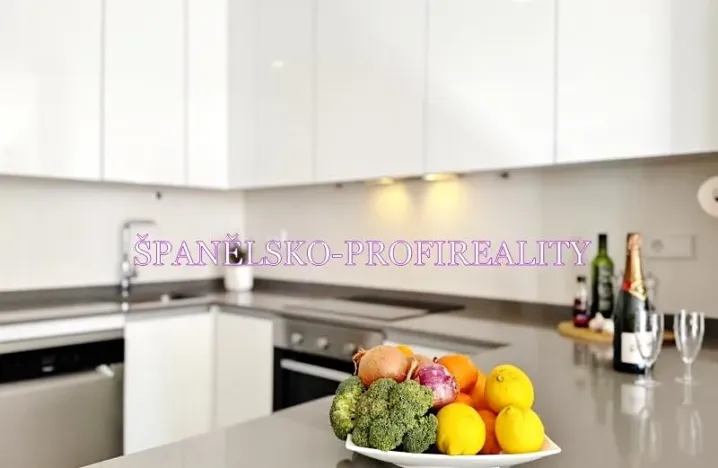 Prodej vily, Torrevieja, Španělsko, 100 m2