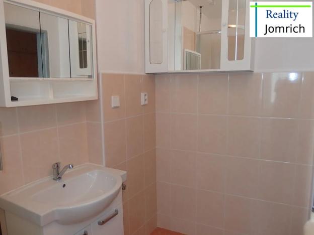 Pronájem bytu 3+1, Liberec, Dvorská, 60 m2