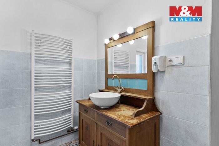 Prodej rodinného domu, Radim, 179 m2