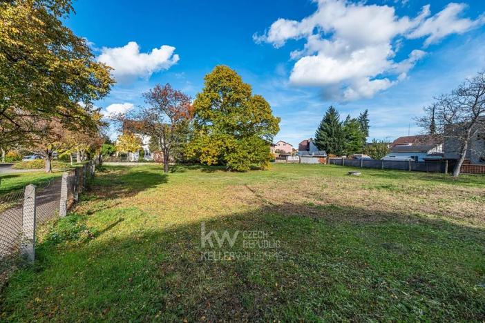 Prodej komerčního pozemku, Praha - Kbely, Toužimská, 985 m2