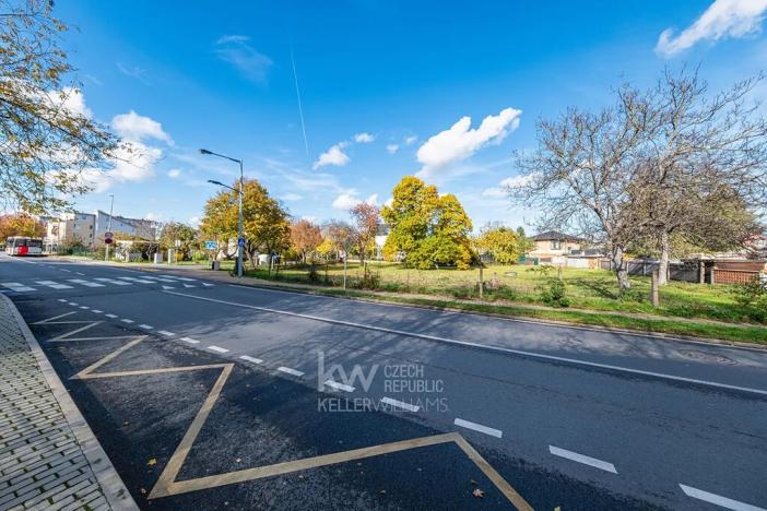 Prodej komerčního pozemku, Praha - Kbely, Toužimská, 985 m2