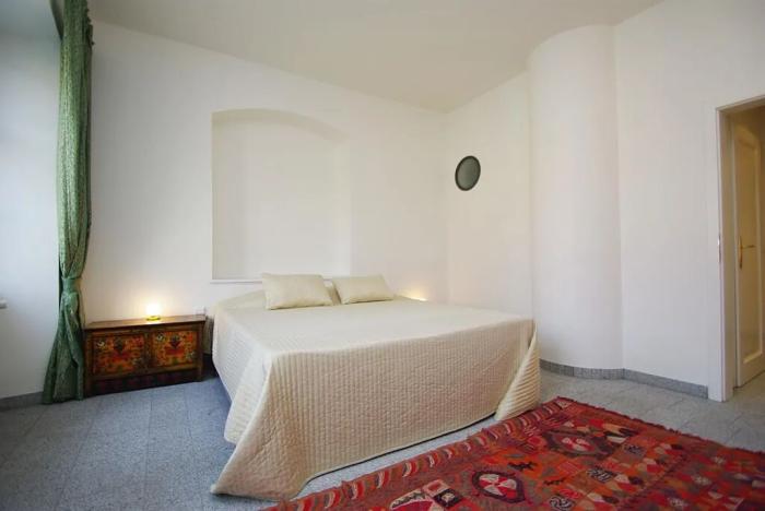 Pronájem bytu 3+1, Praha - Malá Strana, Hroznová, 73 m2