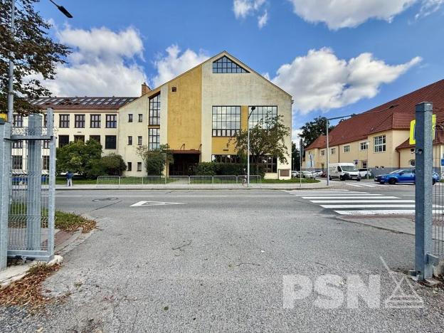 Pronájem skladu, Brno, Holzova, 4262 m2
