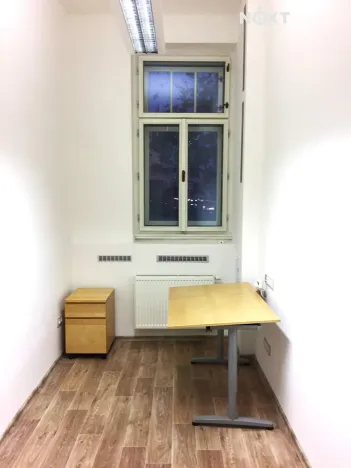 Pronájem kanceláře, Pardubice, náměstí Republiky, 11 m2