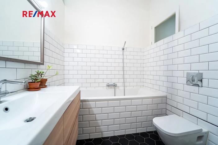 Prodej bytu 2+kk, Praha - Holešovice, Veverkova, 58 m2