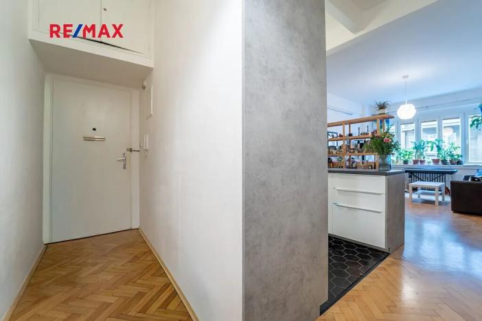 Prodej bytu 2+kk, Praha - Holešovice, Veverkova, 58 m2